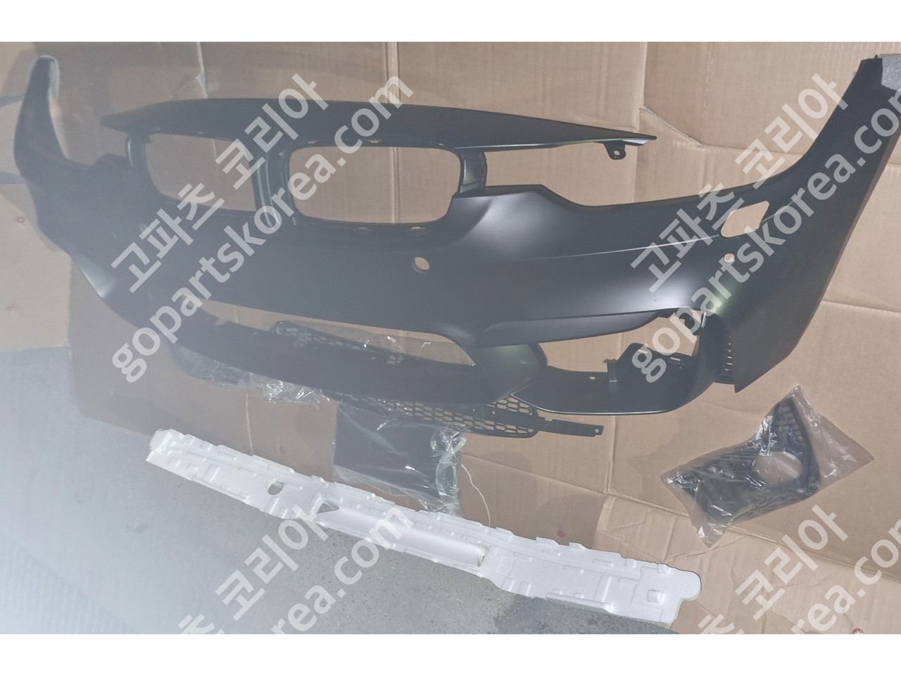 BMW 3시리즈 F30 앞범퍼 바디킷 앗세이 센서4구 노즐2구 카메라X 사진 2