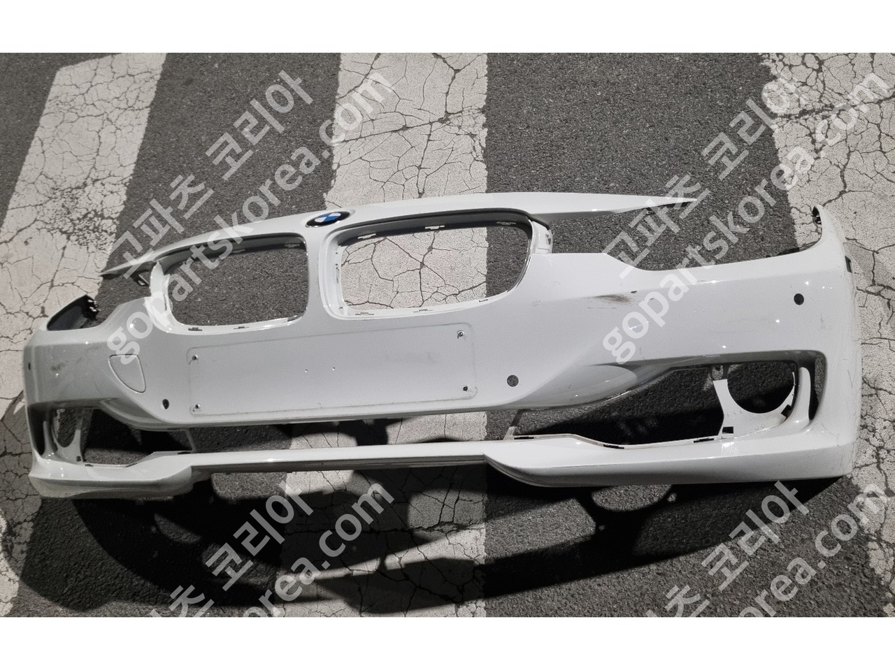 BMW 3시리즈 F30 전기 앞범퍼 일반타입 센서4구 노즐X없음 카메라X없음 사진 2