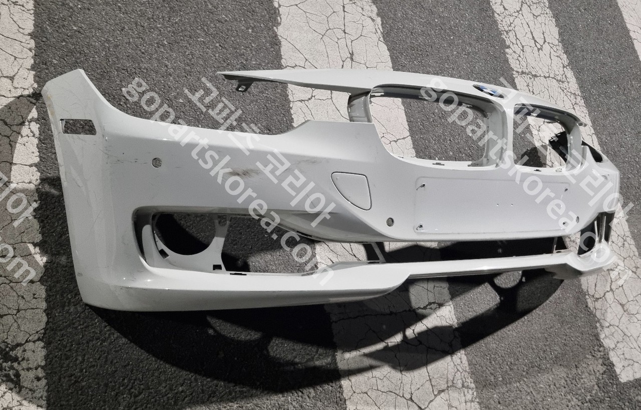 BMW 3시리즈 F30 전기 앞범퍼 일반타입 센서4구 노즐X없음 카메라X없음 사진 3