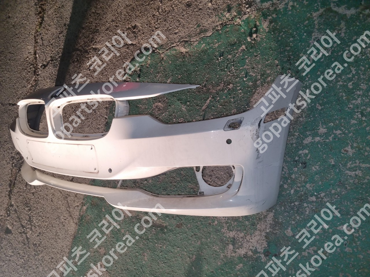 BMW 3시리즈 F30 전기 앞범퍼 카메라X 센서O 물노즐O 중고