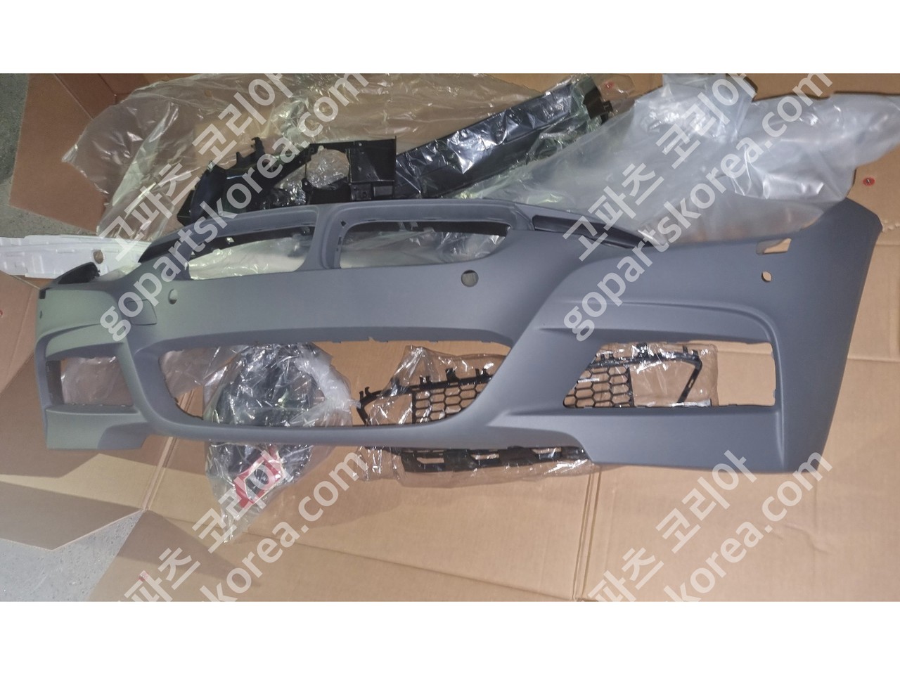 BMW 3시리즈 F30 전기 앞범퍼 M패키지바디킷 앗세이어셈블리 센서4구 물노즐2구 카메라X타입 사진 2