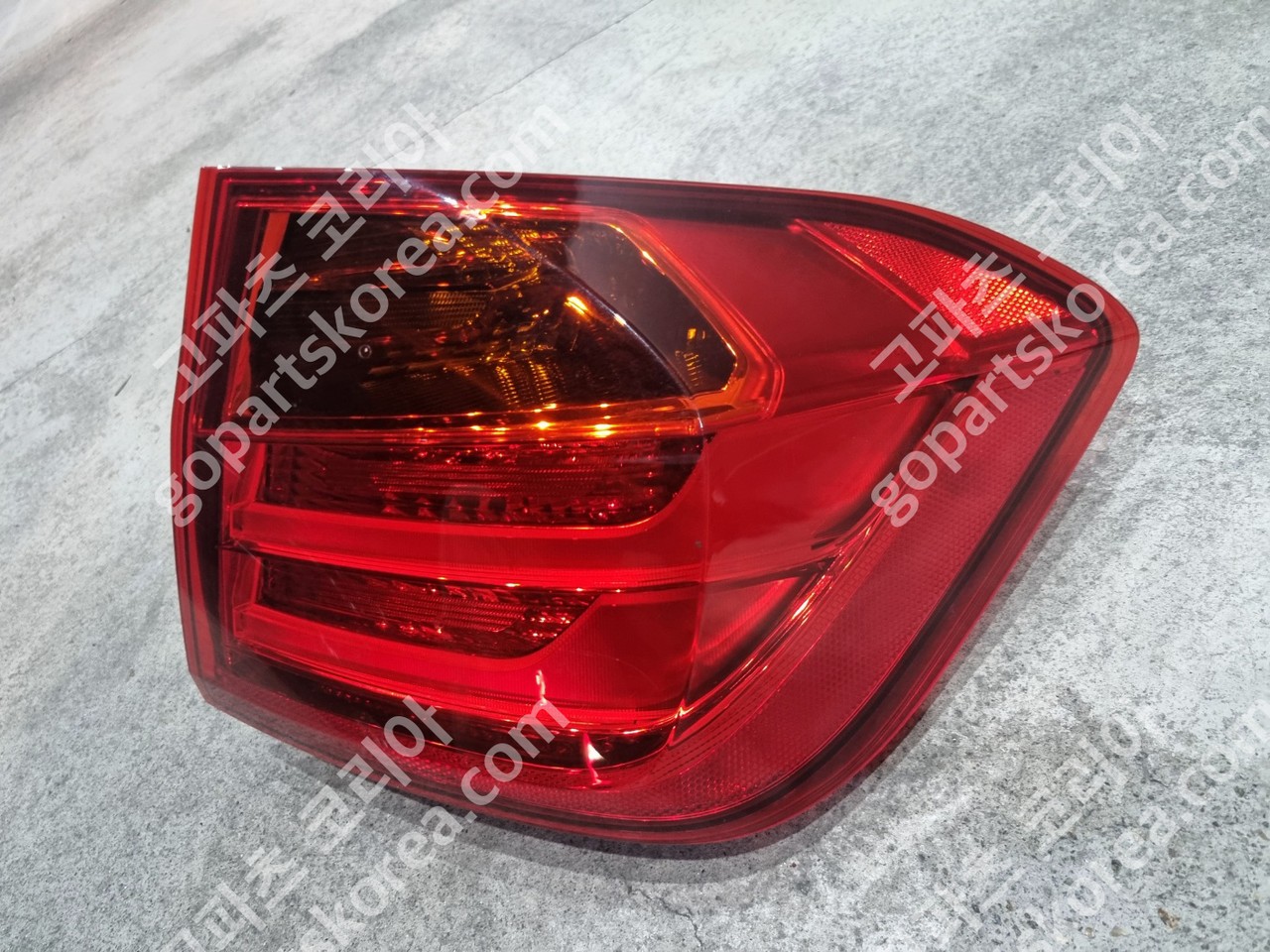 BMW 3시리즈 F30 전기 테일램프 조수석 사진 3