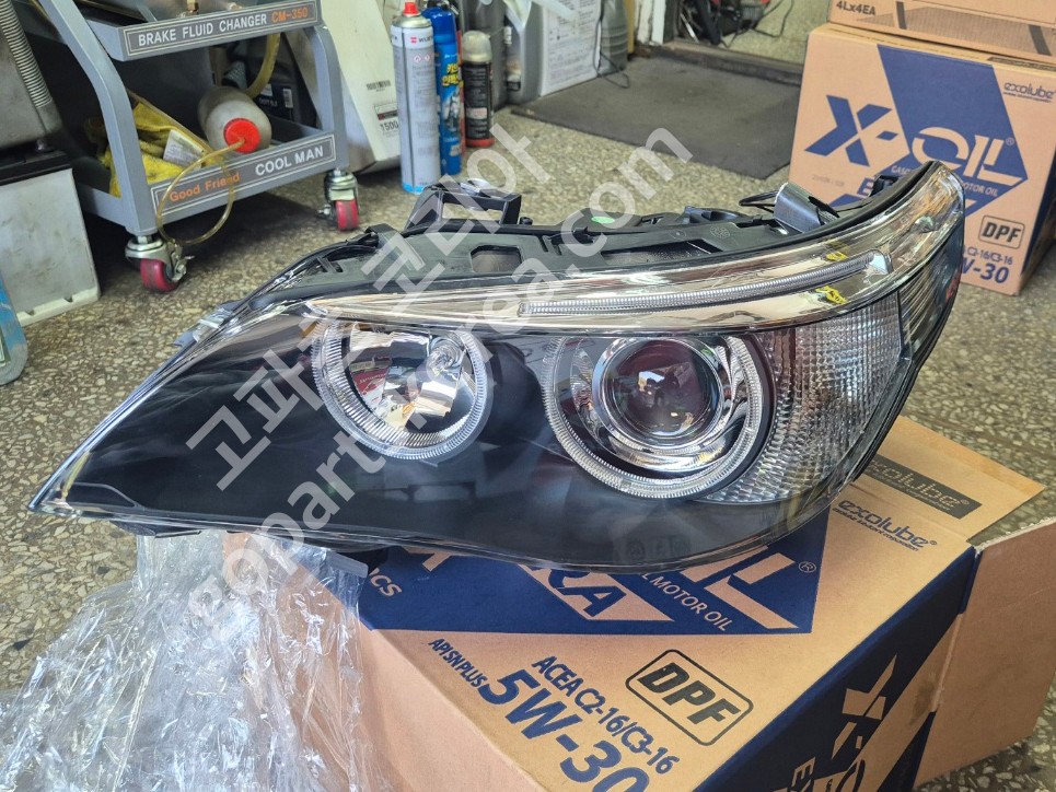 BMW 5시리즈 E60 전기 헤드라이트 운전석 제논 에프터신품 중고