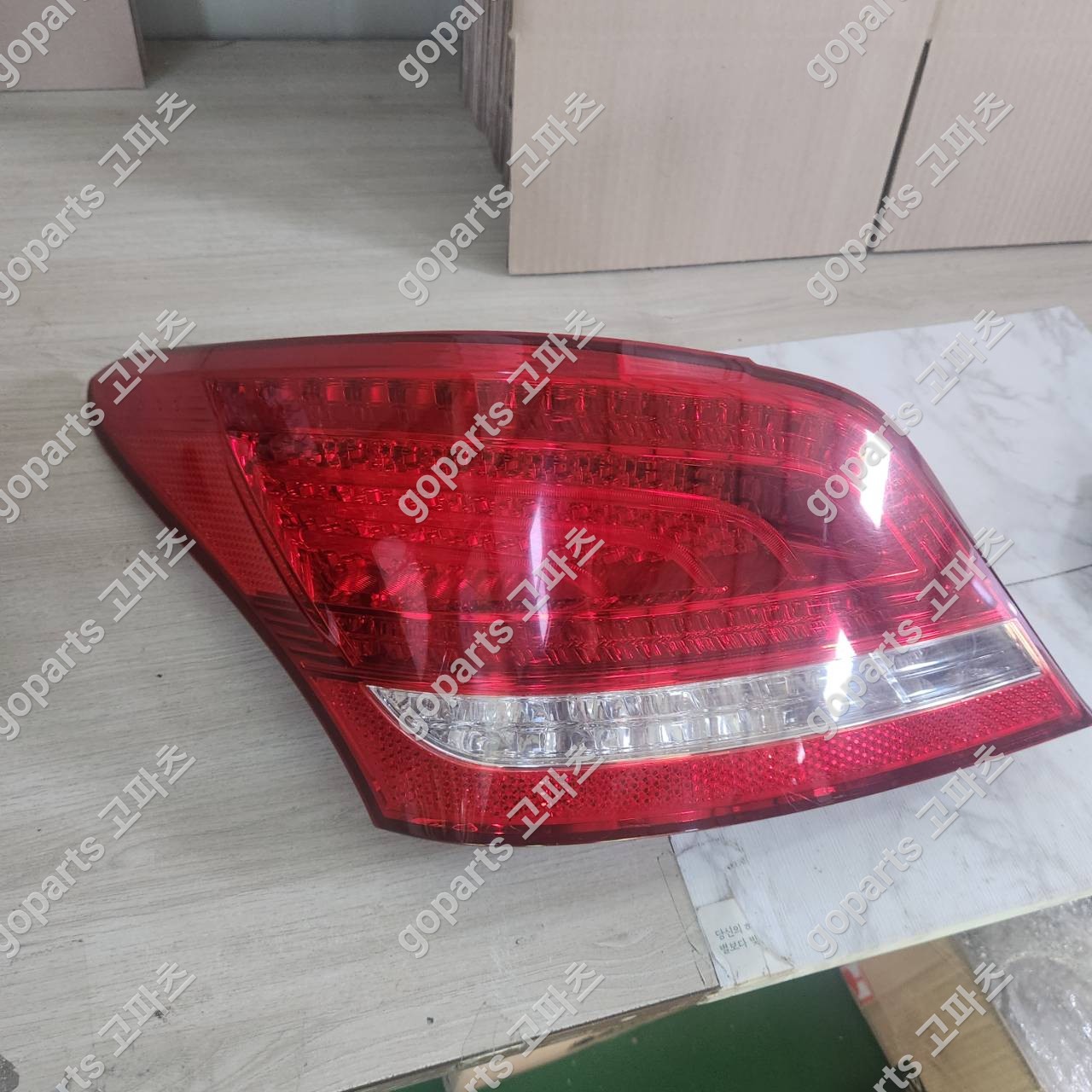 현대 에쿠스 2세대 전반기 운전석 리어테일라이트 상세사진 3