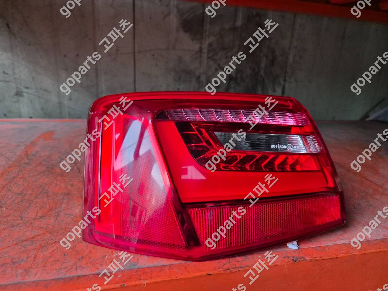아우디 A6 4g c7 운전석 리어테일램프 4g5945095a 상세사진 4
