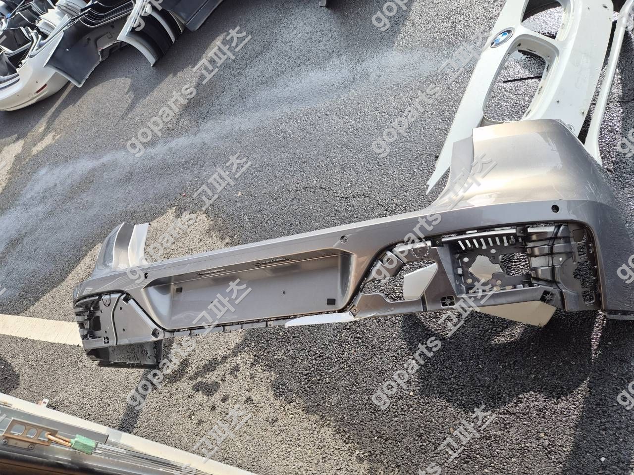 BMW 7시리즈 G70 후범퍼 교체 수리 후기: M팩 뒷범퍼 완벽 납품