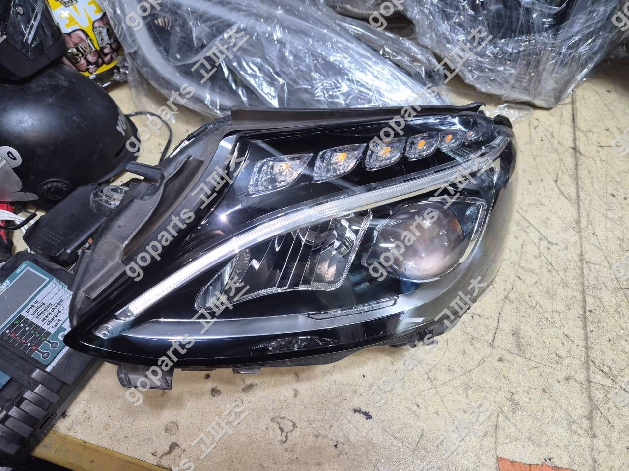 벤츠 W205 C클래스 운전석 헤드라이트 중고 교체 후기: 완벽 수리를 위한 선택