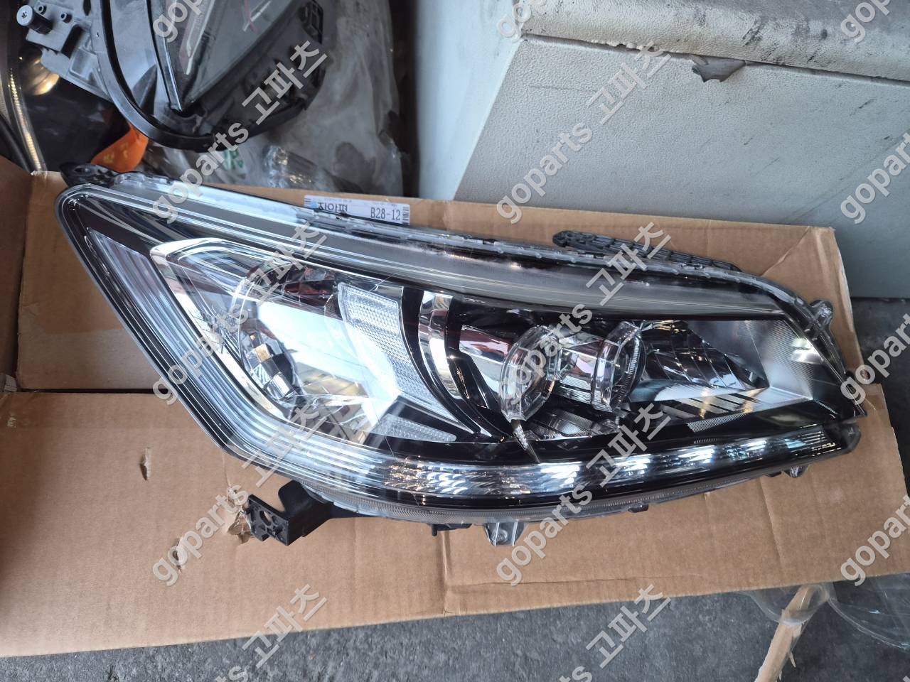 혼다 어코드 9세대 전반기 조수석 헤드라이트 상세사진 2