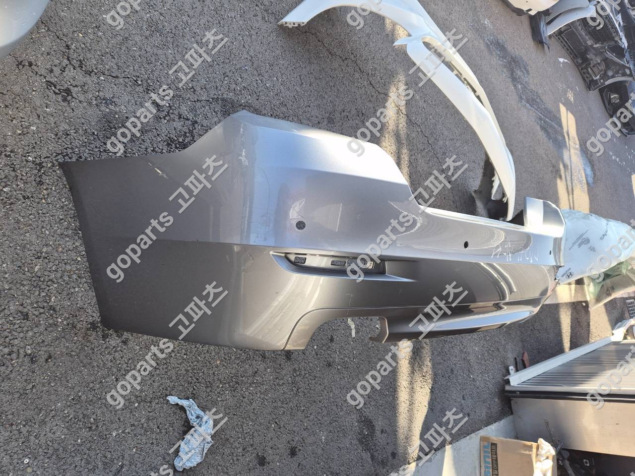 BMW 5시리즈 F10 후기형 후범퍼 상세사진 2