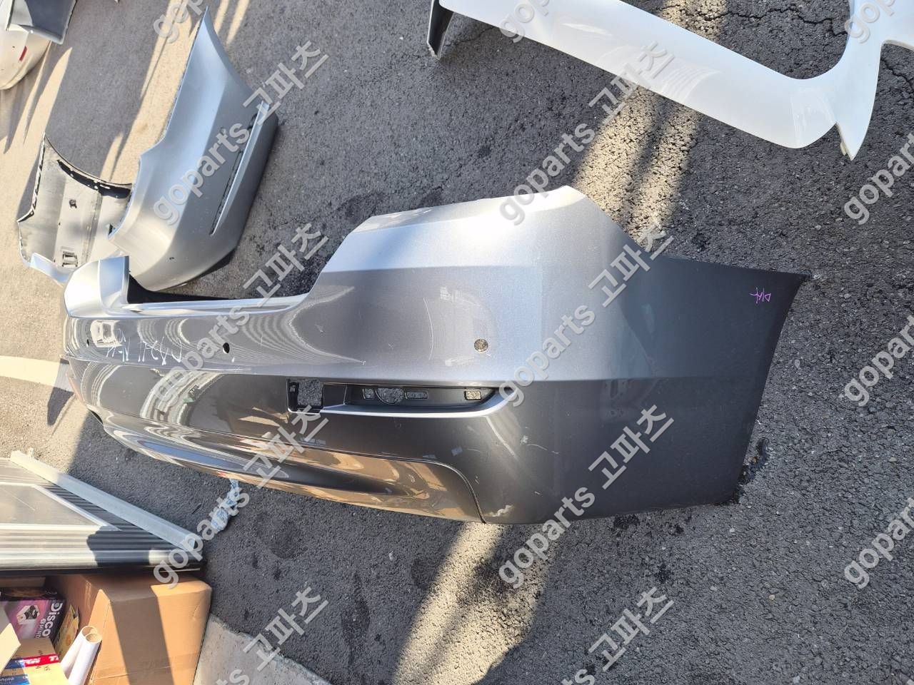 BMW 5시리즈 F10 후기형 후범퍼 상세사진 3