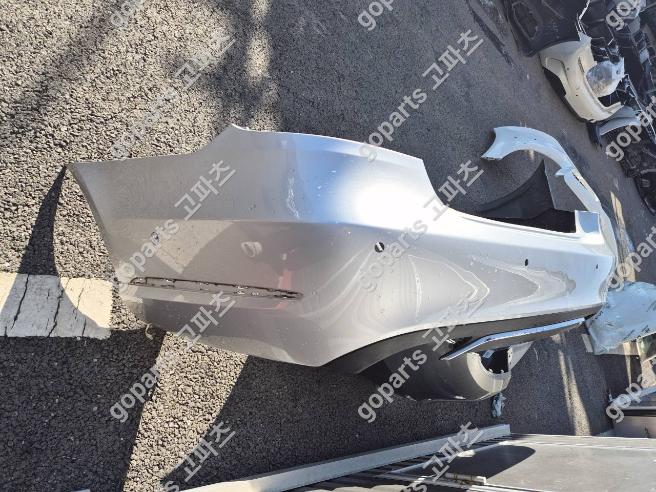 벤츠 E클래스 W212 후기형 후범퍼 상세사진 3