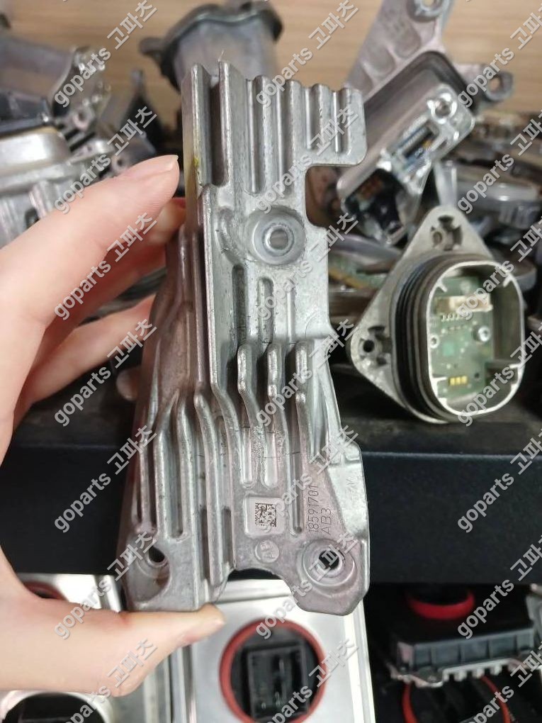 BMW 5시리즈 5GT F07/F10 운전석 어뎁티브 LED 헤드라이트 상세사진 2