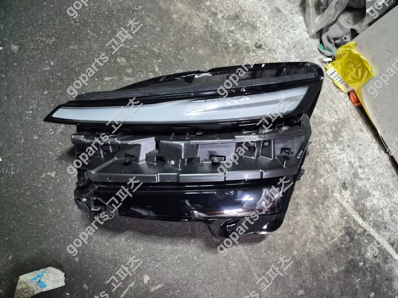 테슬라 모델 Y 쥬니퍼 운전석 헤드라이트 1918350-00-d 상세사진 4