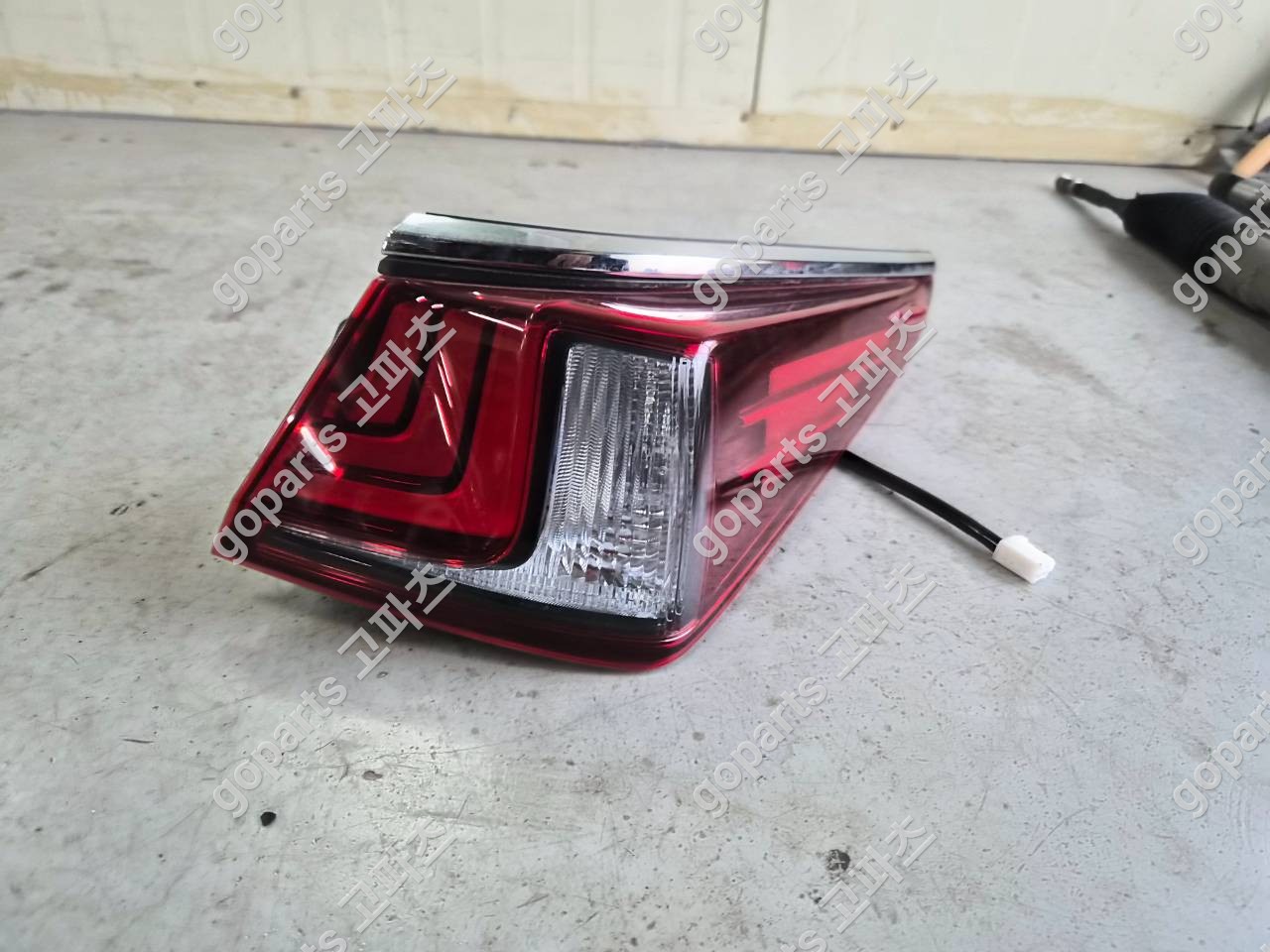 렉서스 ES 7세대 조수석 리어 후미등 교체 후기: 완벽 수리를 위한 선택