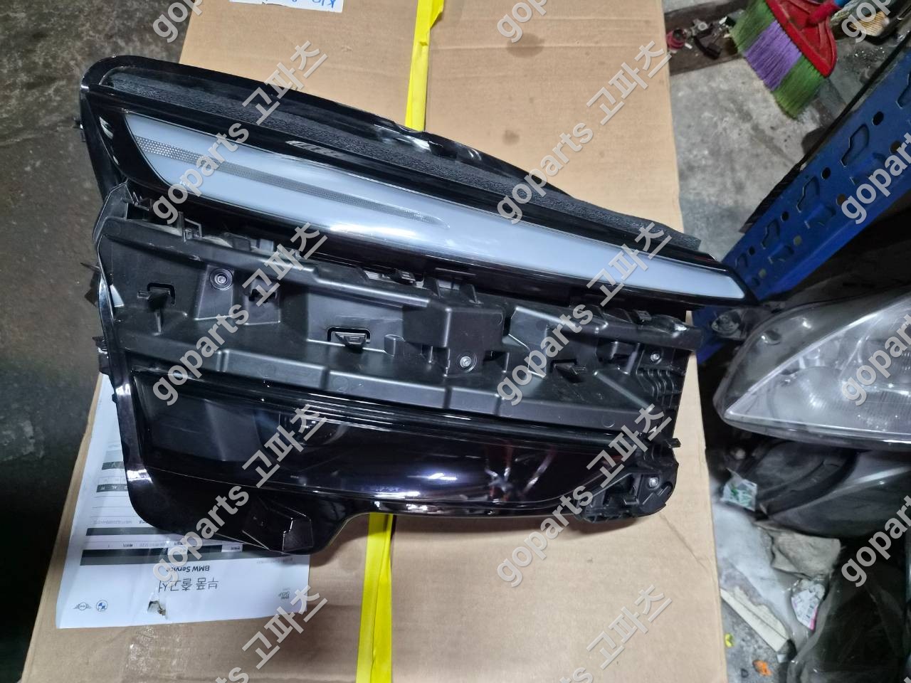 테슬라 모델 Y 2세대 쥬니퍼 조수석 헤드라이트 중고 부품 납품 후기: 완벽 수리를 위한 선택