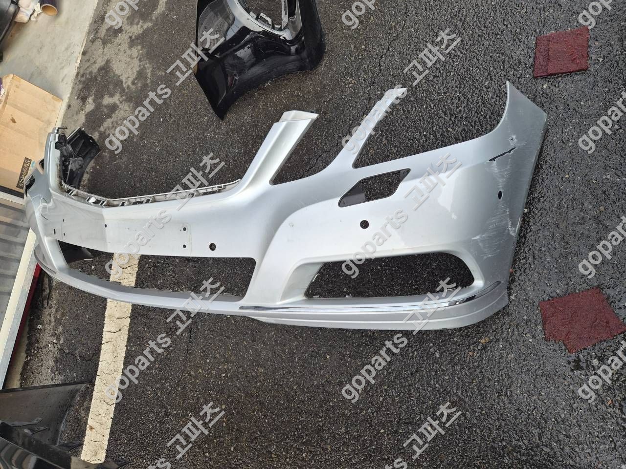 벤츠 W212 E클래스 전범퍼 (엘레강스 타입, 크롬띠) 상세사진 2
