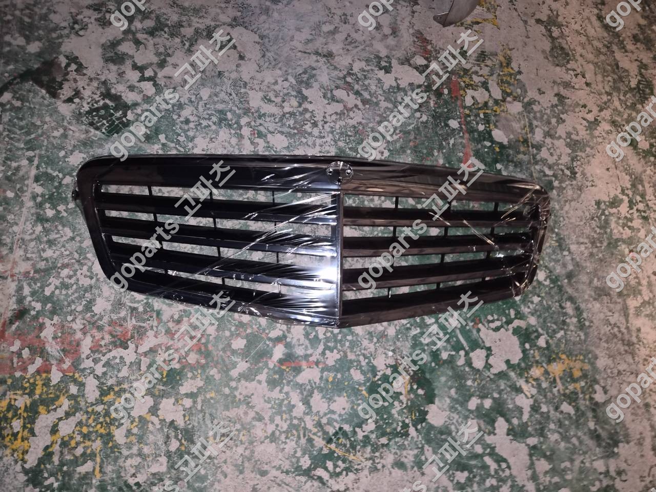 벤츠 E클래스 W212 전면그릴 교체 후기: 합리적인 가격으로 완벽 복원