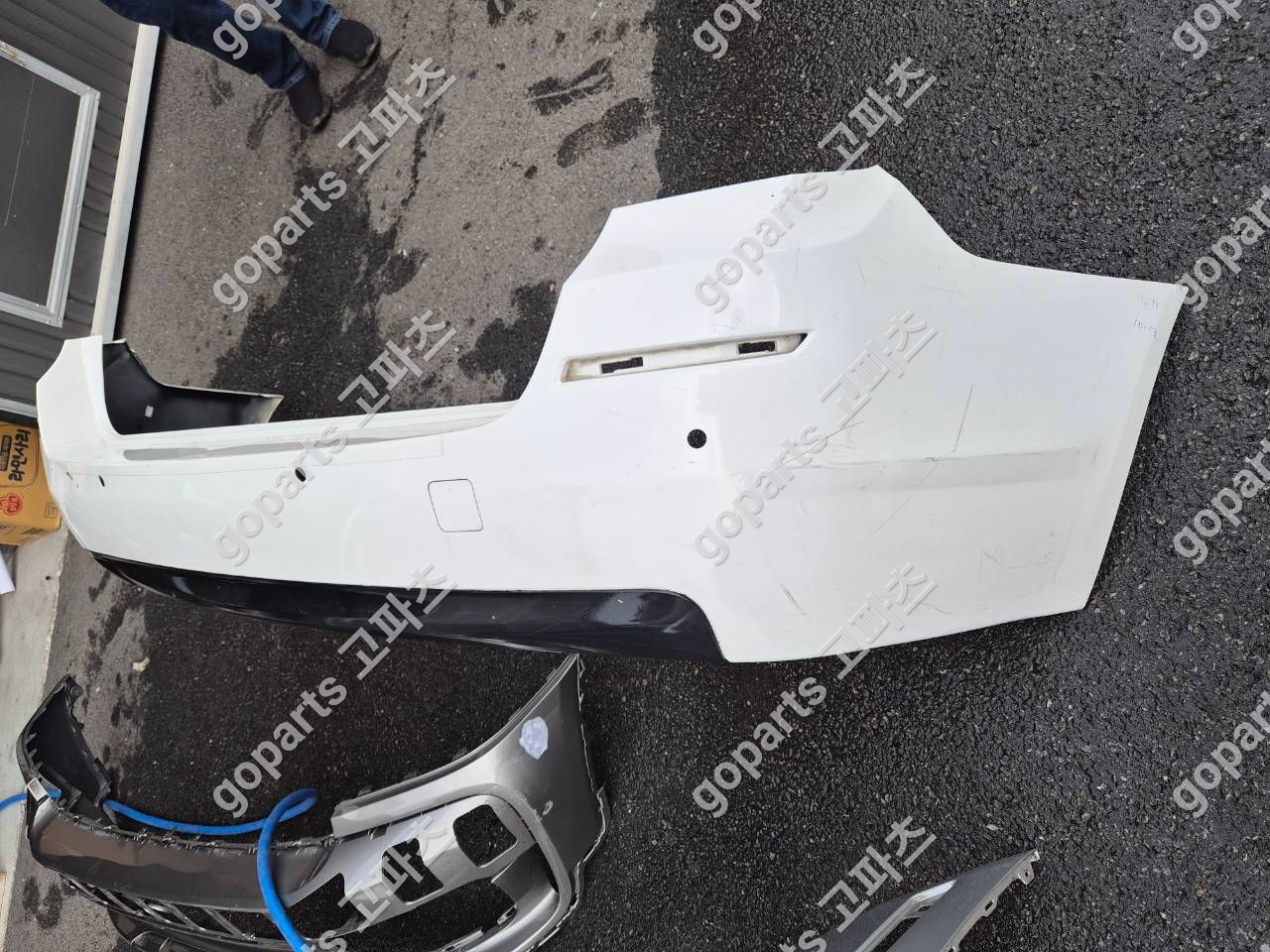 BMW 5시리즈투어링 F11 후범퍼 상세사진 2