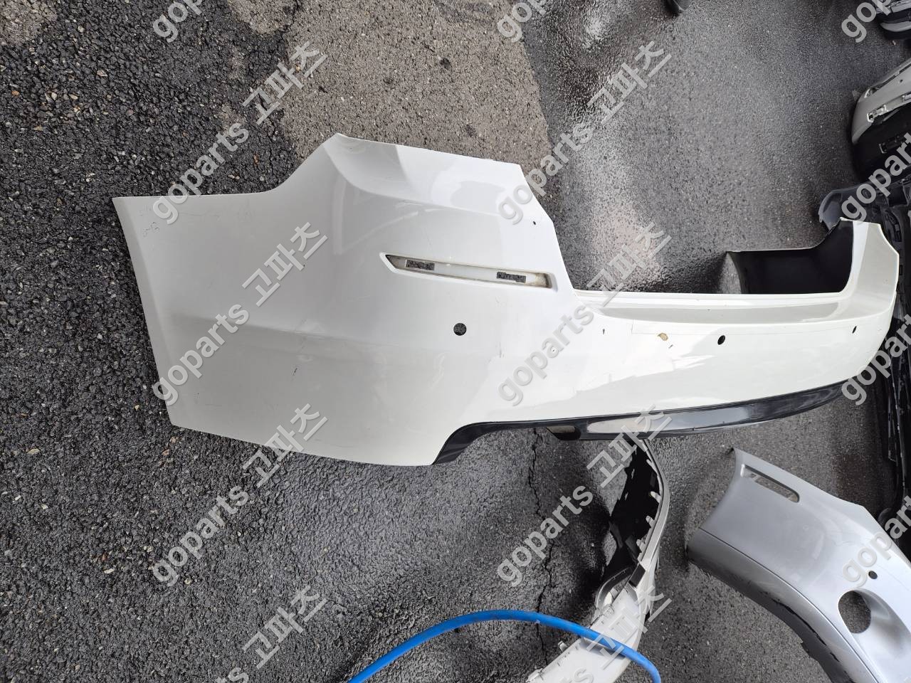 BMW 5시리즈투어링 F11 후범퍼 상세사진 3