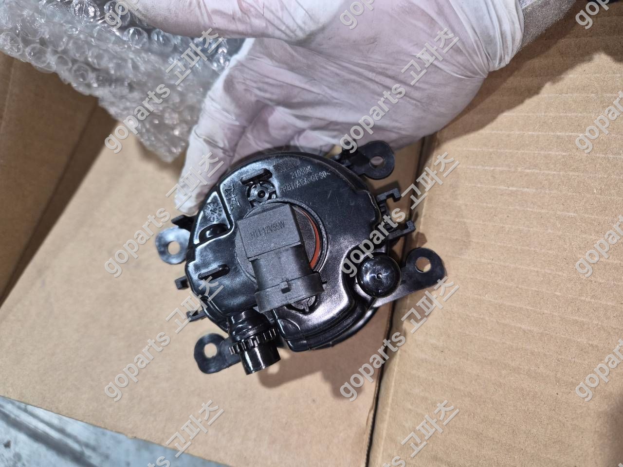 포르쉐 카이엔 958 조수석 안개등 신품 상세사진 2