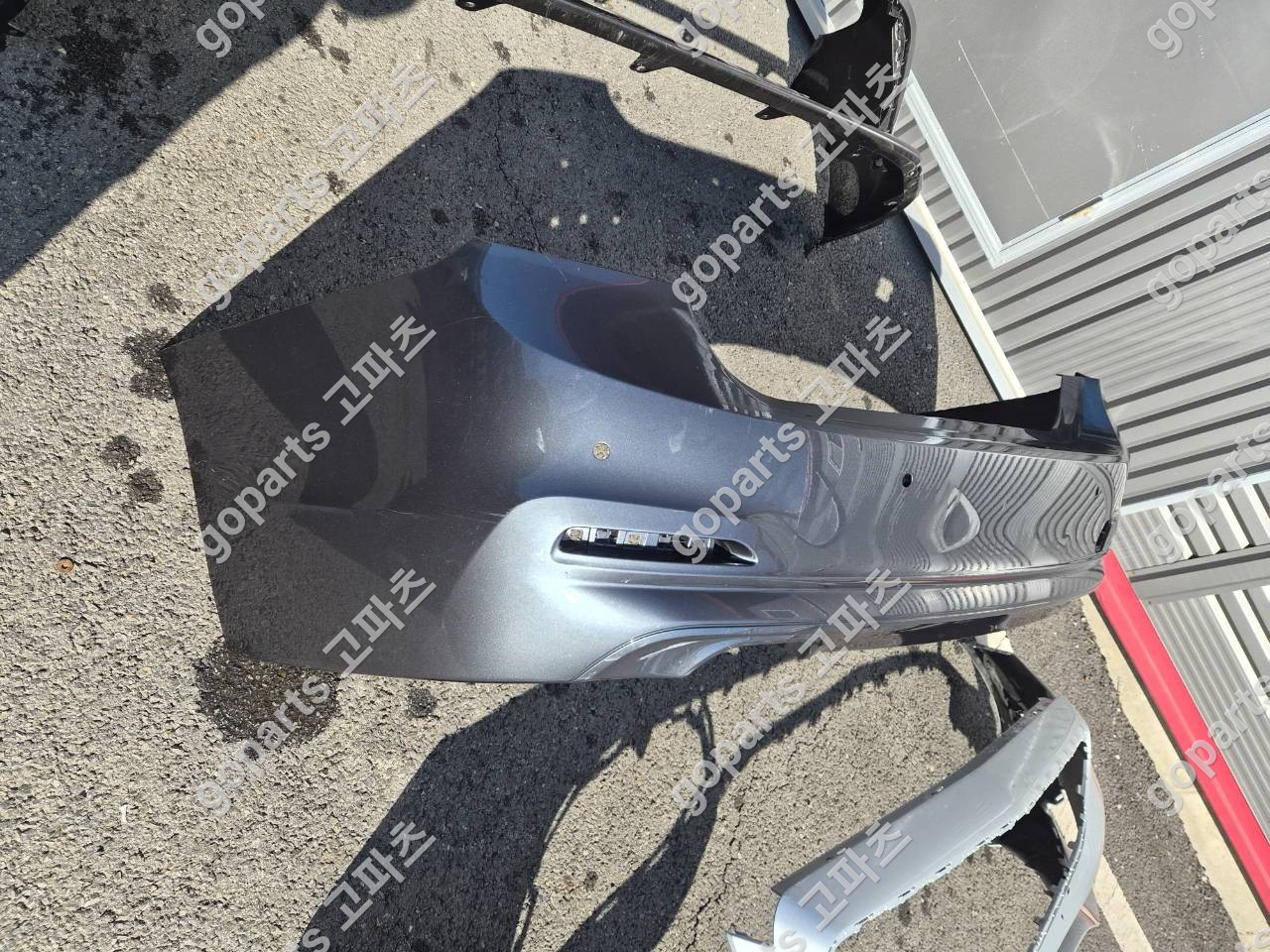 BMW F30 3시리즈 후기형 후범퍼 상세사진 3