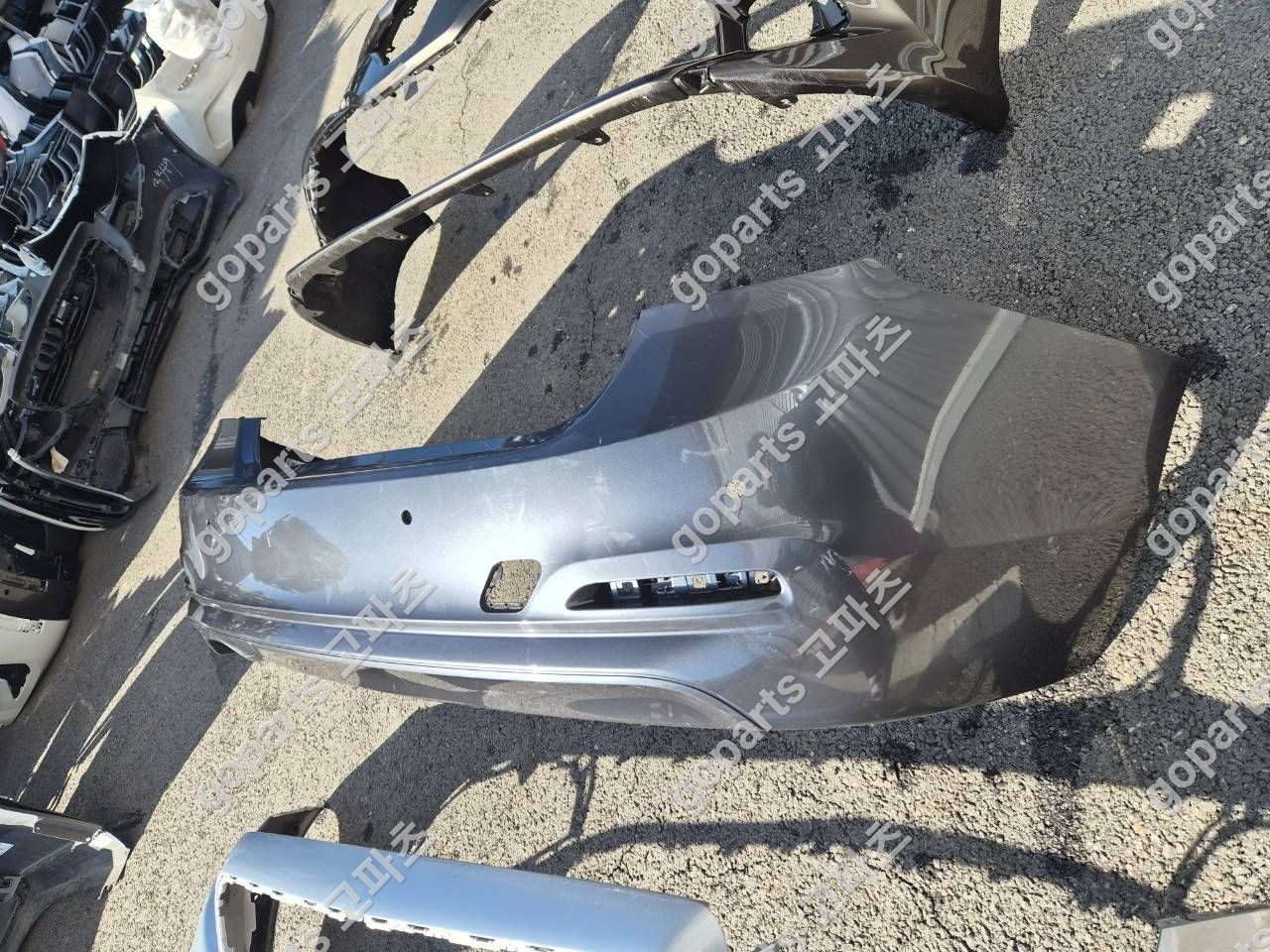 BMW F30 3시리즈 후기형 후범퍼 상세사진 2