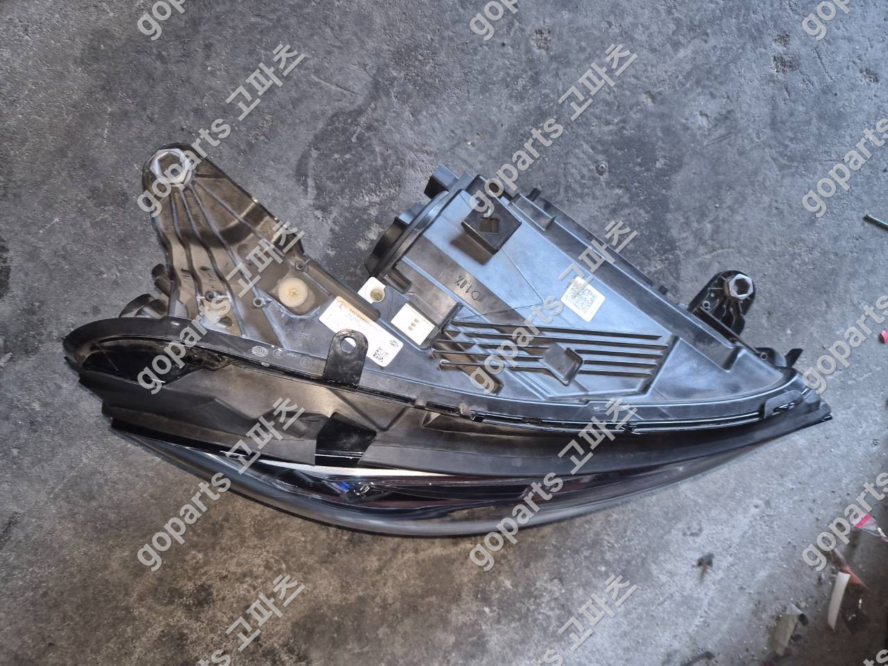 벤츠 CLS W257 조수석 멀티빔 헤드라이트 A2579068002 상세사진 3