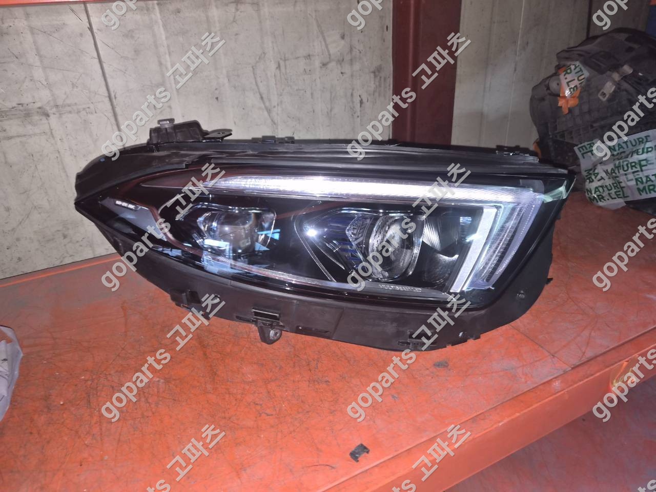 벤츠 CLS W257 조수석 멀티빔 헤드라이트 A2579068002 상세사진 5