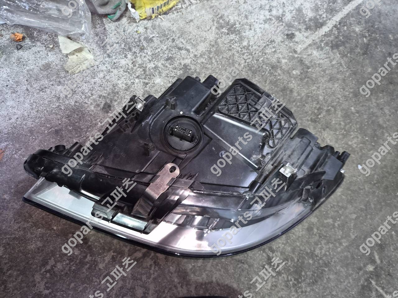 BMW F10 5시리즈 조수석 어댑티브 LED 헤드라이트 7378520-04/05/06 상세사진 3
