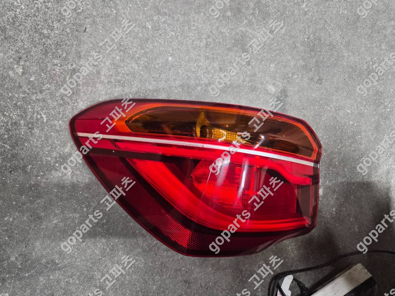 BMW X1 F48 운전석 후미등 7488545-02 상세사진 3