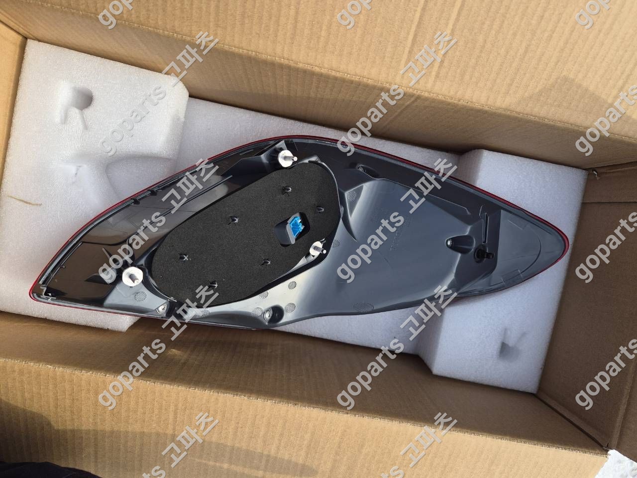 벤츠 W205 C클래스 조수석 리어 테일라이트 상세사진 2