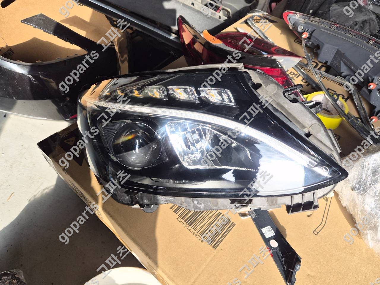 벤츠 W205 C클래스 조수석 헤드라이트 교체 후기: 완벽 수리를 위한 선택