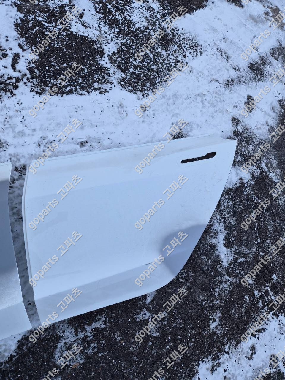 테슬라 모델3 운전석 뒷문 중고 부품 상세사진 2