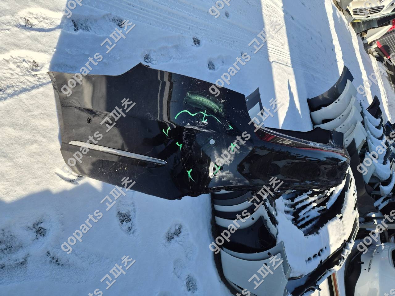 벤츠 W212 E클래스 후기형 후범퍼 상세사진 3