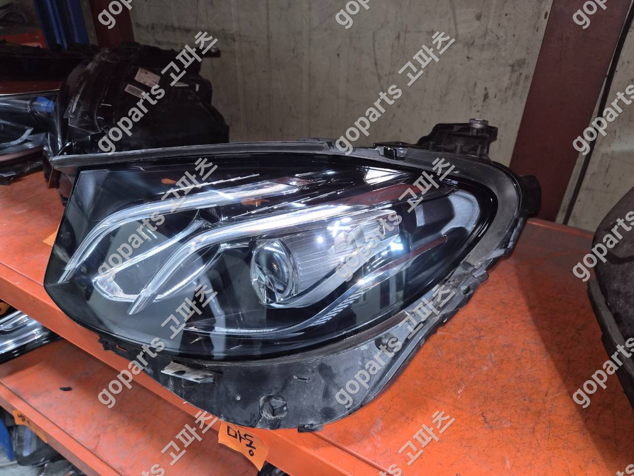 벤츠 W213 E클래스 운전석 헤드라이트 A2139063904 상세사진 3
