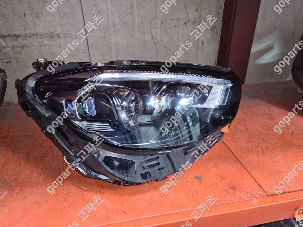 벤츠 W213 E클래스 조수석 멀티빔 헤드라이트 A2139066810 상세사진 5