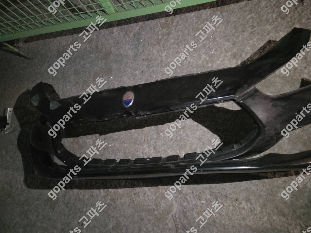 마세라티 기블리 후기형 앞범퍼 교체 수리: 부산 공업사 납품 후기