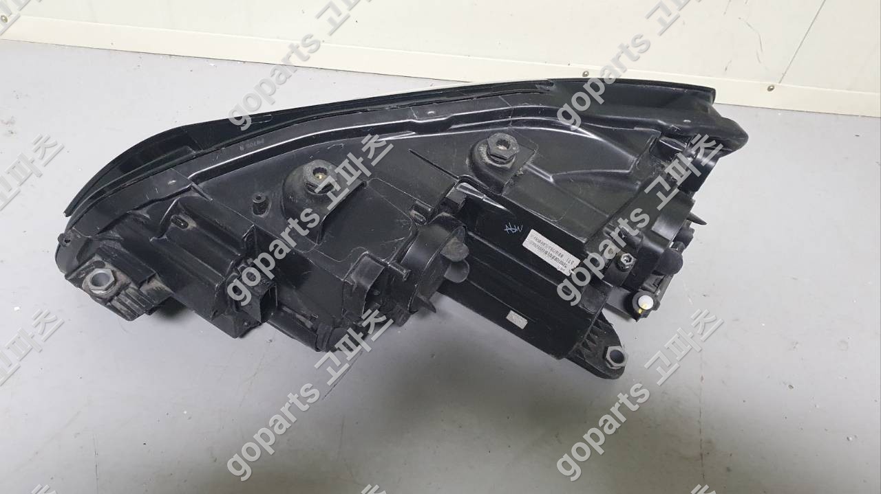 폭스바겐 파사트 7세대 조수석 헤드라이트 중고 부품 상세사진 4