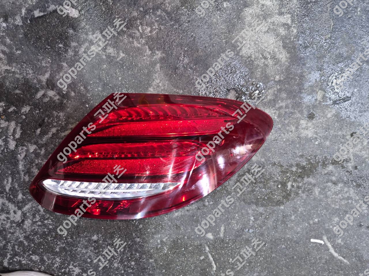 벤츠 W213 E클래스 조수석 후미등 A2139067800 상세사진 4