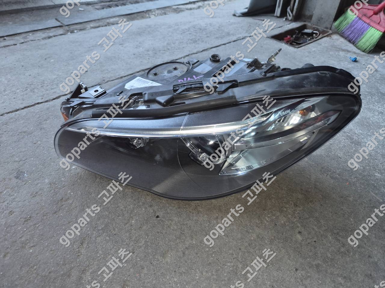 BMW F10 5시리즈 운전석 헤드라이트 제논램프 7343911-08/09 상세사진 4