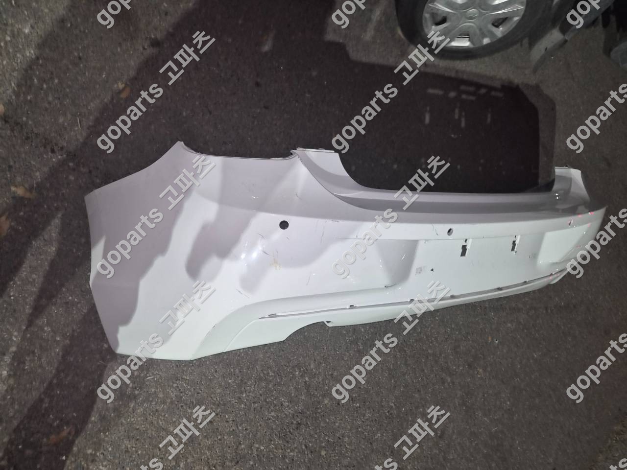 BMW F20 1시리즈 후범퍼 상세사진 2