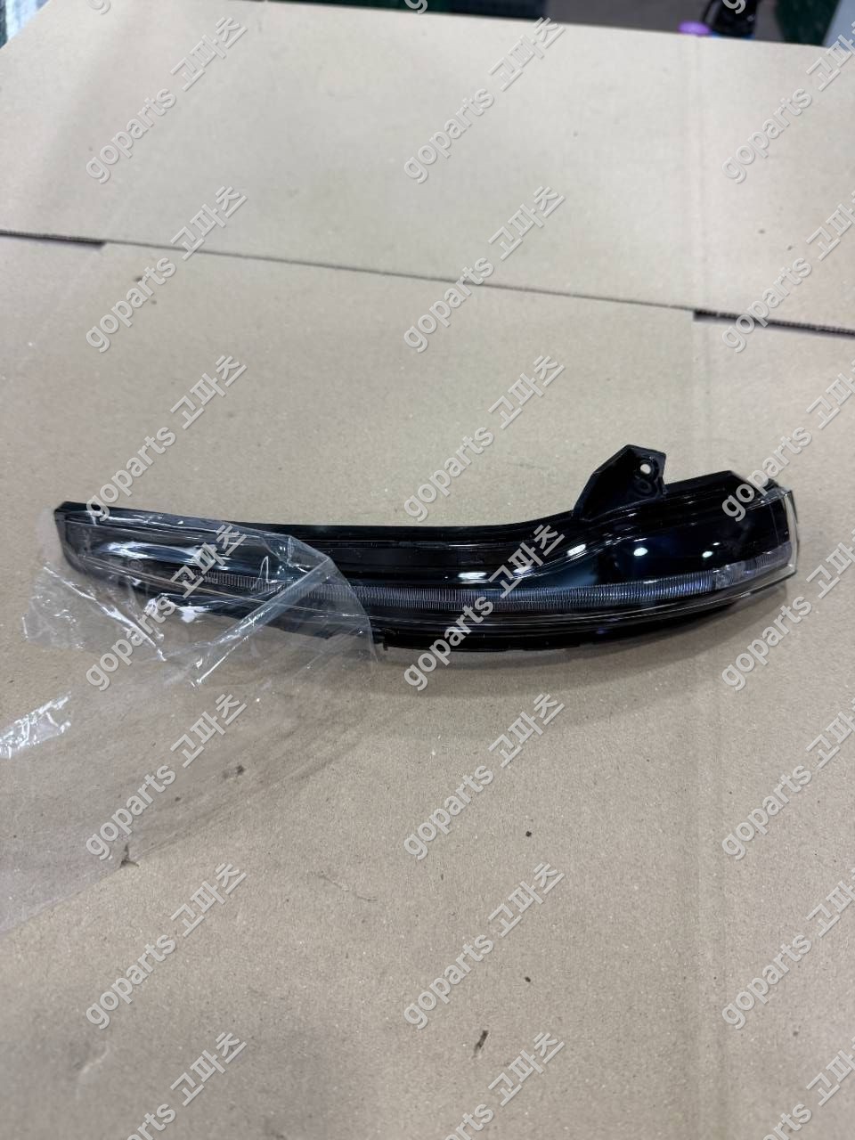 벤츠 C클래스 W205 운전석 사이드미러 턴시그널 교체 후기: 완벽 수리를 위한 선택