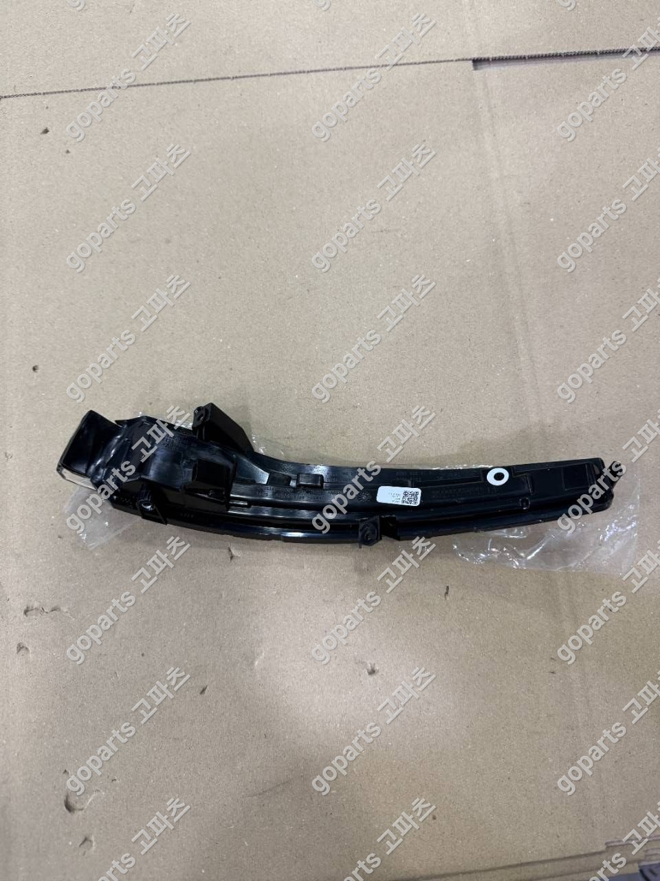 벤츠 C클래스 W205 운전석 사이드미러 턴시그널 에프터신품 상세사진 2