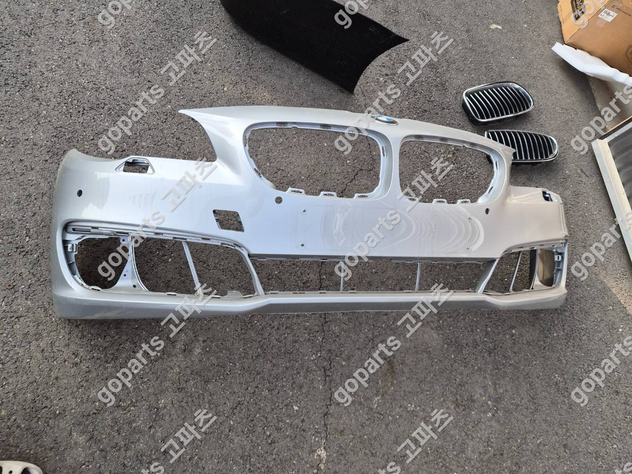 BMW 5시리즈 F10 전범퍼 교체 후기: 2013-2016 후반기 모델 완벽 수리