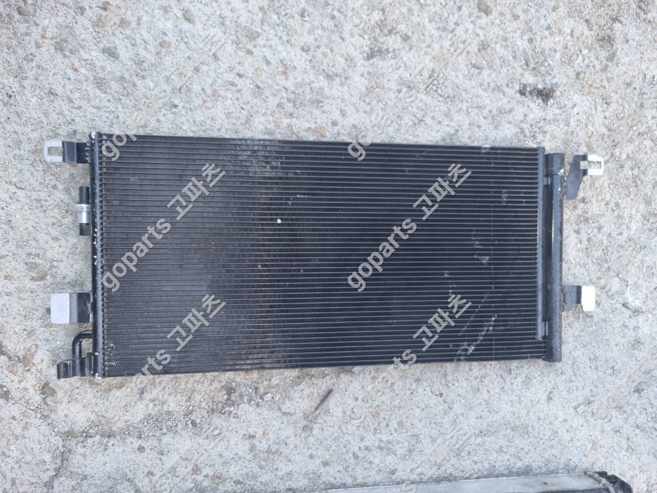 아우디 A4 A5 A6 A7 Q7 에어컨 콘덴샤 8W0816411Q 상세사진 3