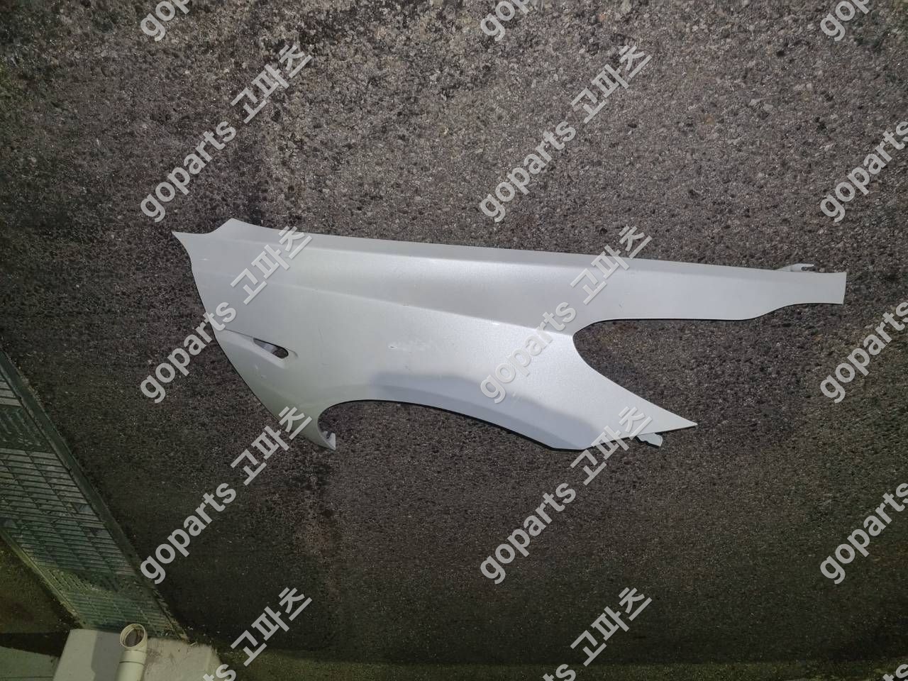 테슬라 모델3 조수석 휀더 상세사진 2