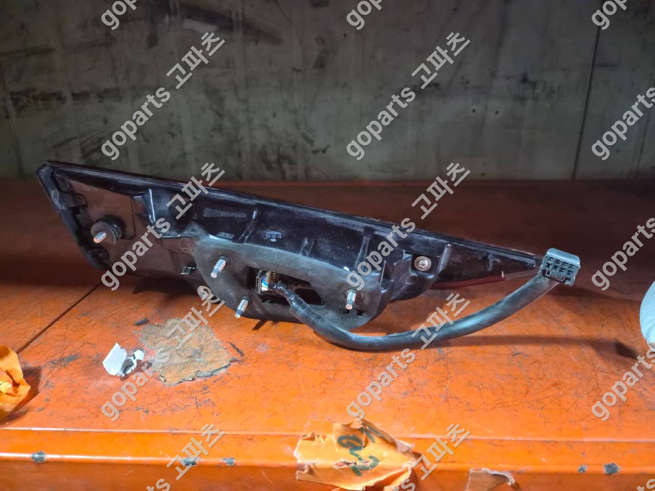 렉서스 ES 7세대 조수석 리어브레이크 램프 상세사진 3