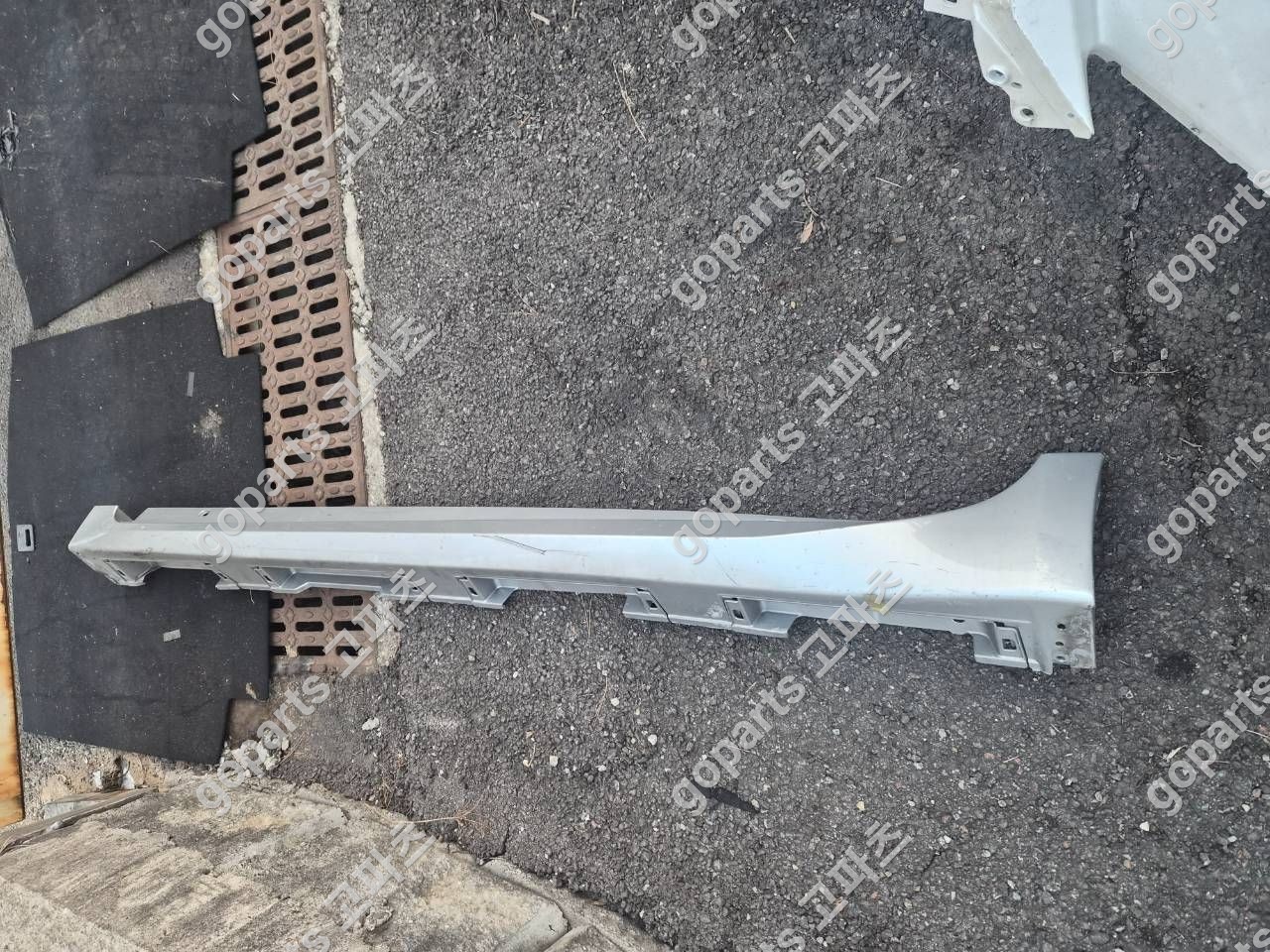 렉서스 ES 6세대 운전석 사이드스텝 상세사진 3