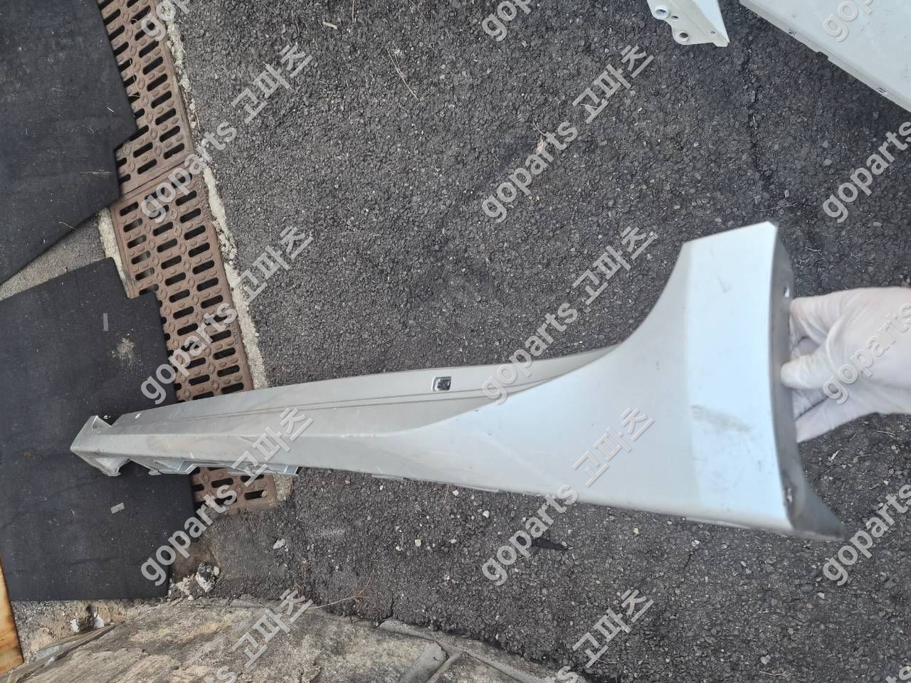 렉서스 ES 사이드스텝 교체 후기: 완벽 수리를 위한 고파츠 납품 솔루션