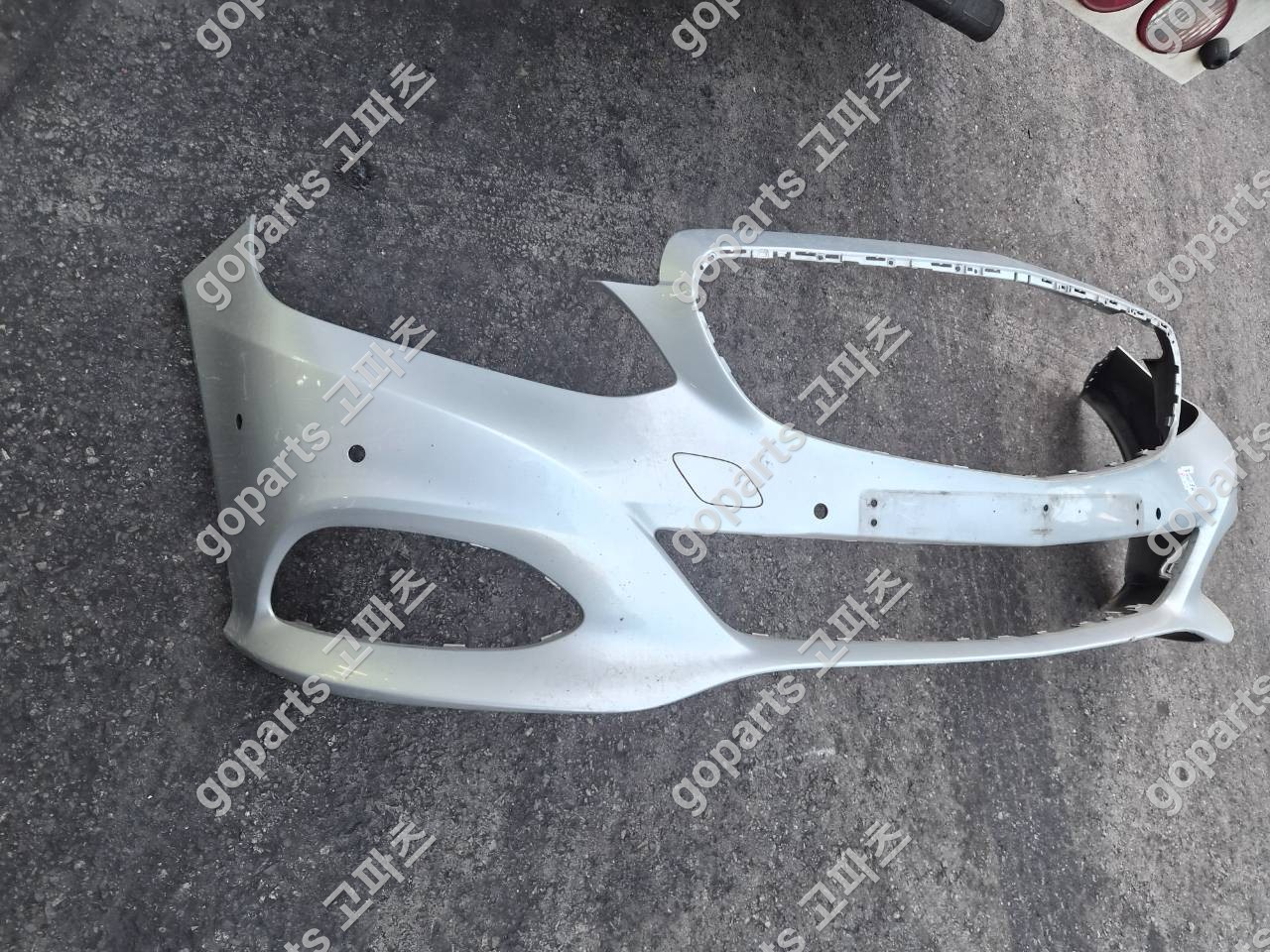 벤츠 W212 E클래스 후기형 아방가르드 전범퍼 상세사진 2